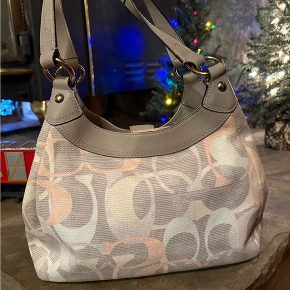 Soho Coach Gray and Cream soho bag - Picture 2 of 13